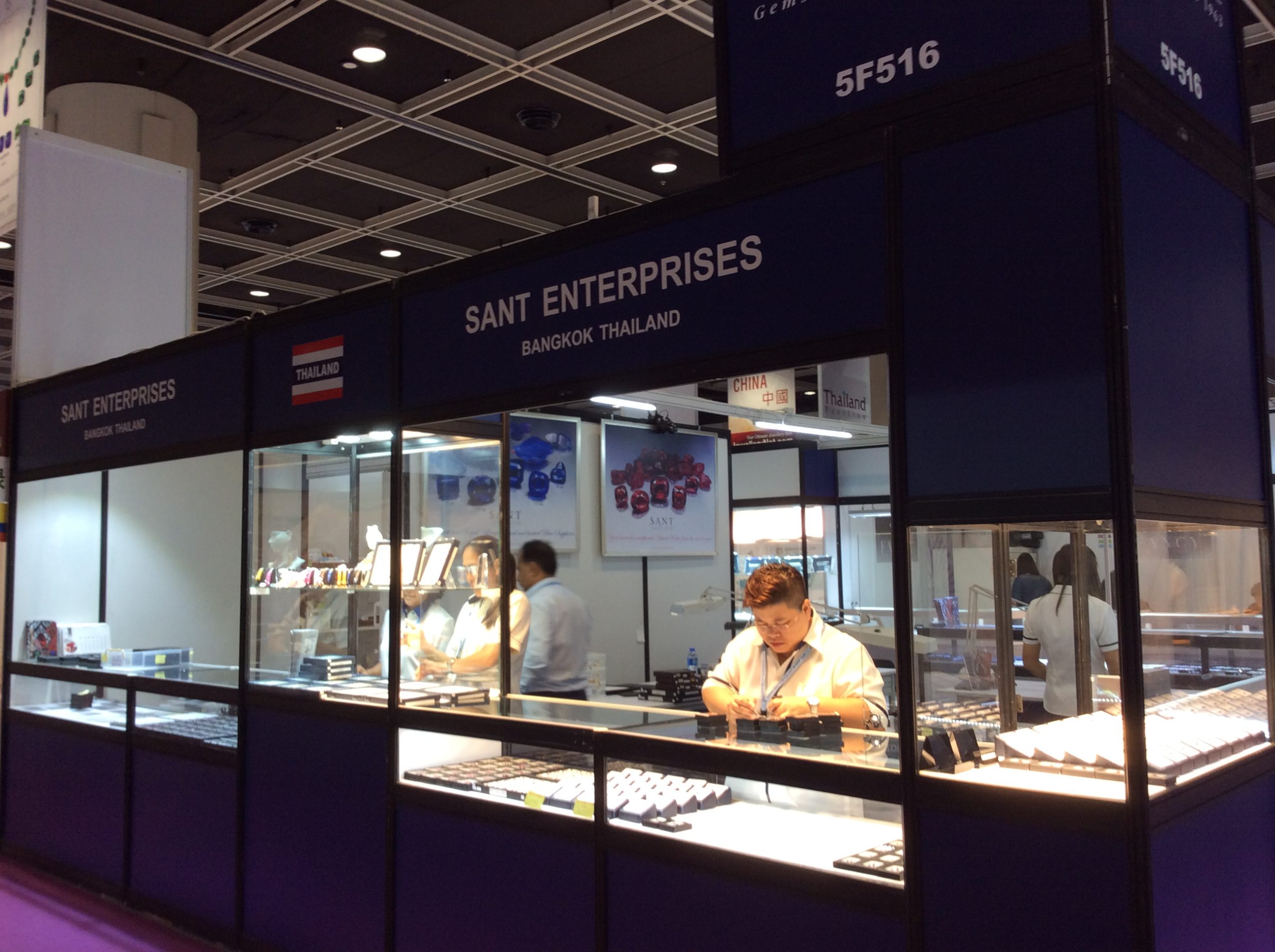 Jewelry & Gem World Hong Kong